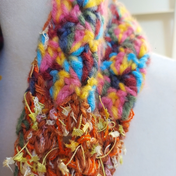 Hand Knit Multi Color Scarf with Fringe NWOT - Picture 3 of 10